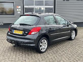 krockskadad bil auto Peugeot 207 1.4 VTi Millesim 200 2011/3