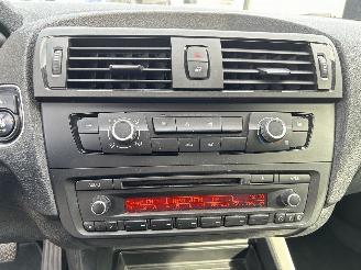 BMW 1-serie 114i 3drs picture 18