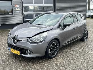 krockskadad bil auto Renault Clio 0.9 TCe ECO Night&Day 2015/3