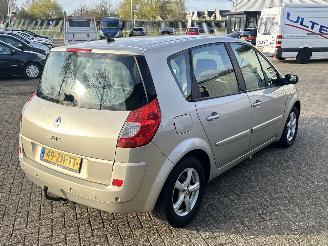 Renault Scenic 1.6-16V Business Line picture 5