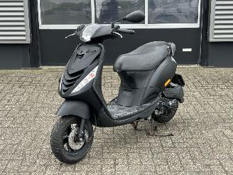damaged scooters Piaggio  Zip 50 4T 2013/8