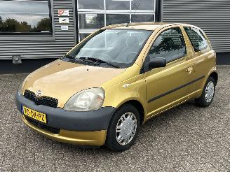 Coche accidentado Toyota Yaris 1.0-16V VVT-i Terra 2000/2
