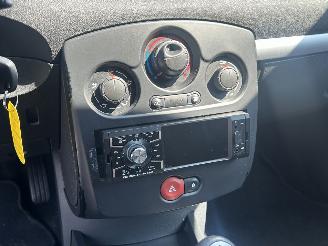 Renault Clio 1.6-16V Privilège picture 17