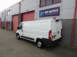 Peugeot Boxer 330 2.2 HDI L2H1 XT 3 zits airco picture 2