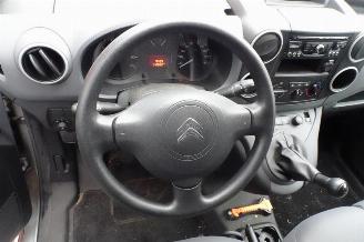 Citroën Berlingo 1.6 e-HDI 500 Club Economy 3 zits clima navi picture 19