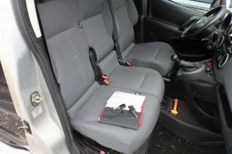 Citroën Berlingo 1.6 e-HDI 500 Club Economy 3 zits clima navi picture 12