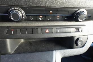 Peugeot Expert 231L 2.0 BlueHDI 120 DC Premium LET OP 1 E VERSNELING STUK WEL GEWOON RIJDBAAR !!!!!!!!!!!! picture 12