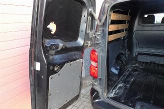 Peugeot Expert 231L 2.0 BlueHDI 120 DC Premium LET OP 1 E VERSNELING STUK WEL GEWOON RIJDBAAR !!!!!!!!!!!! picture 23