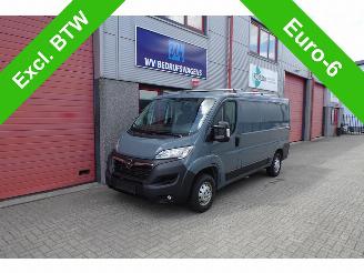 krockskadad bil bedrijf Opel Movano 2.2D 140 L2H1 3.5t 3 zits 51414 km !!!!!!!! nieuw model 2022/5
