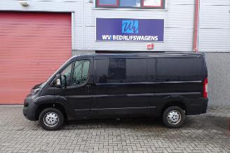 Peugeot Boxer 330 2.2 BlueHDi 120 L2H1 Premium airco picture 5