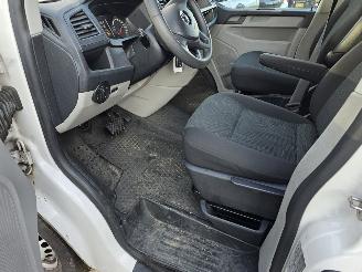 Volkswagen Transporter 2.0 TDI 8 Pers DSG picture 6