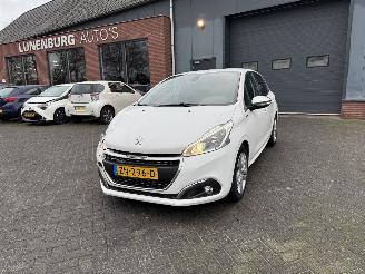 Unfallwagen Peugeot 208 1.2 PureTech Signature NAVIGATIE 2019/6