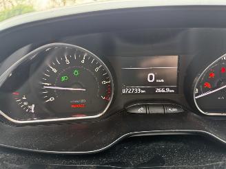 Peugeot 2008 1.2 PureTech Style (SUV 5-dr.) picture 23