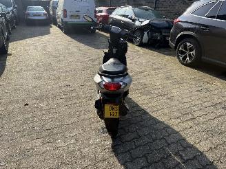 Schade scooter Peugeot  KISBEE 2017/12
