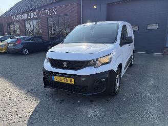 Schade bestelwagen Peugeot Partner 1.5 BlueHDI AUTOMAAT  Premium 2021/2