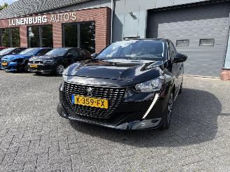 Damaged car Peugeot 208 1.2 PureTech Active (Hatchback 5-dr.) 2020/12