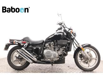 uszkodzony motocykle Honda  VF 700 C Supermagna 1987/2