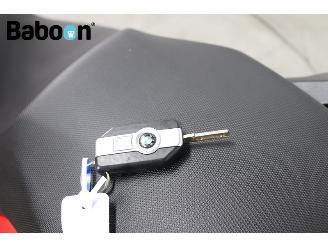 BMW  F 900 XR picture 26