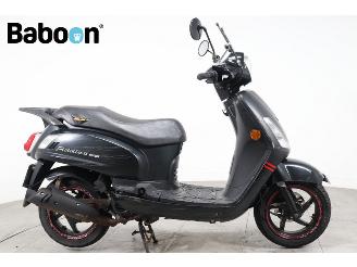 damaged scooters Sym Fiddle II 25KM 2021/6