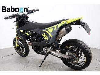 Husqvarna  701 Supermoto picture 4