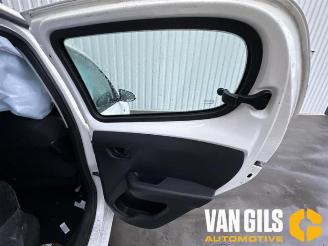 Peugeot 108 108, Hatchback, 2014 1.0 12V picture 11