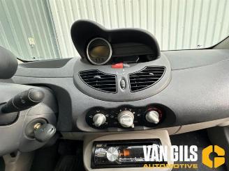 Renault Twingo Twingo II (CN), Hatchback 3-drs, 2007 / 2014 1.2 16V GT TCE picture 13