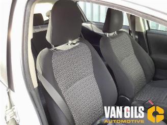 Toyota Yaris Yaris III (P13), Hatchback, 2010 / 2020 1.0 12V VVT-i picture 23