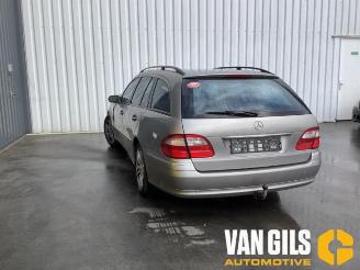 Mercedes E-klasse E Combi (S211), Combi, 2003 / 2009 3.2 E-320 CDI 24V picture 3