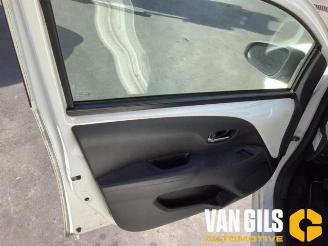 Peugeot 108 108, Hatchback, 2014 1.0 12V picture 11