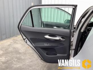 Toyota Auris Auris (E15), Hatchback, 2006 / 2012 1.8 16V HSD Full Hybrid picture 6