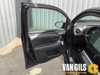 Peugeot 108 108, Hatchback, 2014 1.0 12V VVT-i picture 13