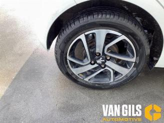 Peugeot 108 108, Hatchback, 2014 1.0 12V VVT-i picture 5