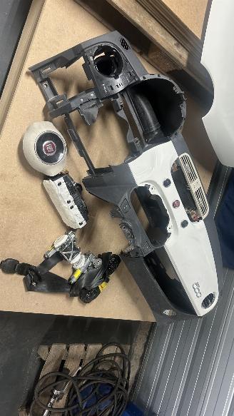 Fiat 500C 0-9 TwinAir Lounge picture 22