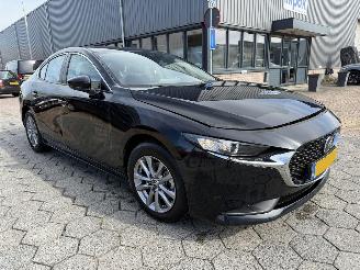 uszkodzony samochody osobowe Mazda 3 2.0 e-SkyActiv-G M Hybrid 122 Comfort 2022/3