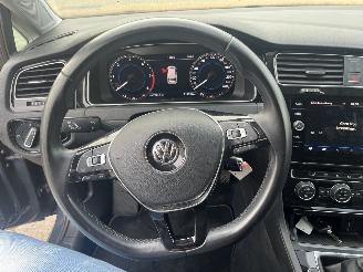 Volkswagen Golf Variant 2.0 TDI Highline Business R picture 16