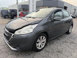 Avarii autoturisme Peugeot 208 1.4 VTi Active 2015/6