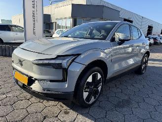 krockskadad bil auto Volvo EX30 Single Motor Extended Range Core 69 kWh 2024/4