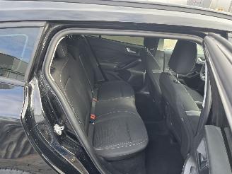 Ford Focus Wagon 1.0 EcoBoost Hybrid Connected picture 10