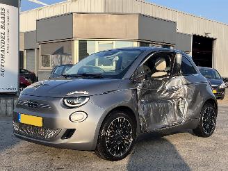 Coche accidentado Fiat 500E La Prima 42 kWh AUTOMAAT 2020/12