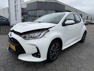 Voiture accidenté Toyota Yaris 1.5 Hybrid Comfort 2022/1