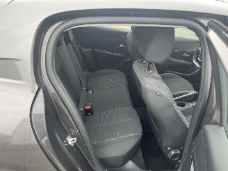 Peugeot 208 1.2 PureTech Active picture 11