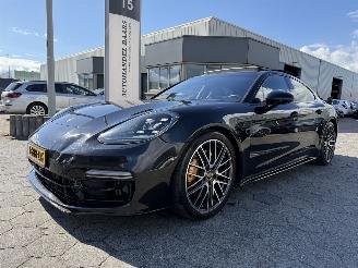 krockskadad bil auto Porsche Panamera 4 E-HYBRID 341KW 2023/4