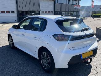 Peugeot 208 1.2 PureTech Active Pack picture 6