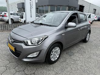 skadebil auto Hyundai I-20 1.2i First Edition 2012/8