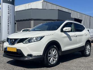 Vaurioauto  passenger cars Nissan Qashqai 1.6 Tekna 17\" 2016/7