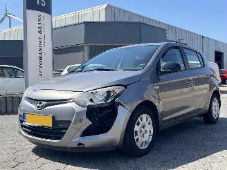 krockskadad bil auto Hyundai I-20 1.2i i-Drive 2012/8