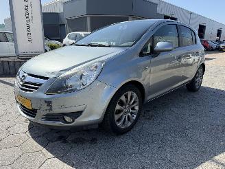 Damaged car Opel Corsa 1.4-16V \'111\' Edition 2010/10