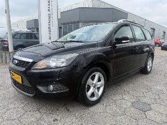 skadebil auto Ford Focus Wagon 1.6 Comfort 2010/6