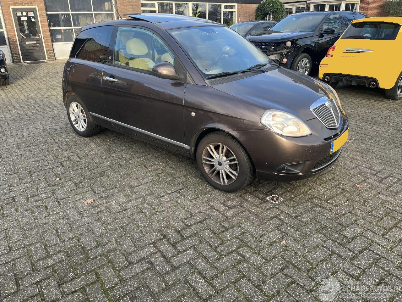 Lancia Ypsilon LIMITED EDITION.