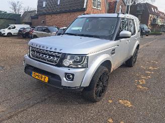 krockskadad bil auto Land Rover Discovery 3.0 SDV 6 HSE automaat 2015/1